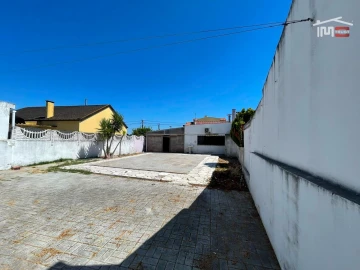 Negócio para Venda em Sarilhos Grandes