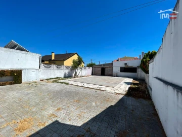Negócio para Venda em Sarilhos Grandes