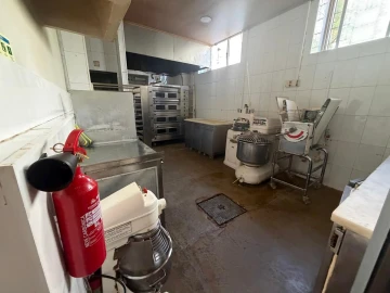 Loja para Arrendamento em Queluz e Belas