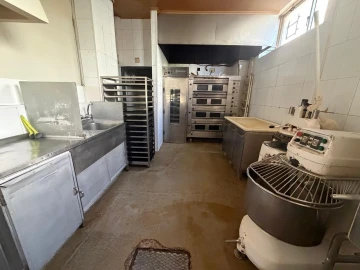 Loja para Arrendamento em Queluz e Belas