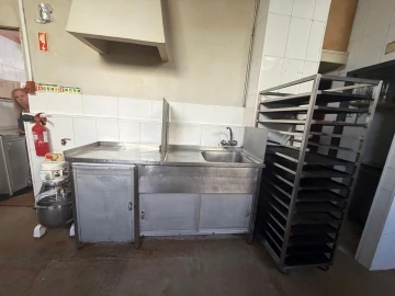 Loja para Arrendamento em Queluz e Belas