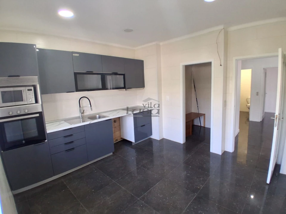 Apartamento T3 para Venda em Fânzeres e São Pedro da Cova Foto 1