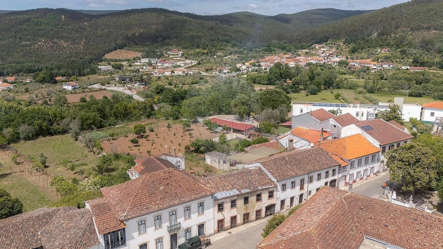 Moradia T4 para Venda em Vila Nova do Ceira Foto 2
