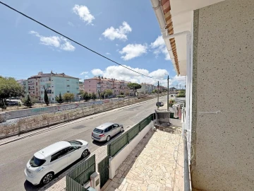 Moradia T4 para Venda em Algueirão-Mem Martins