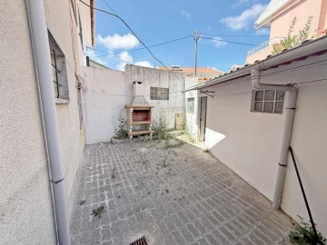 Moradia T4 para Venda em Algueirão-Mem Martins