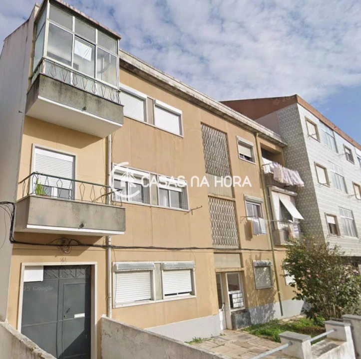 Apartamento T2 para Venda em Vialonga Foto 1