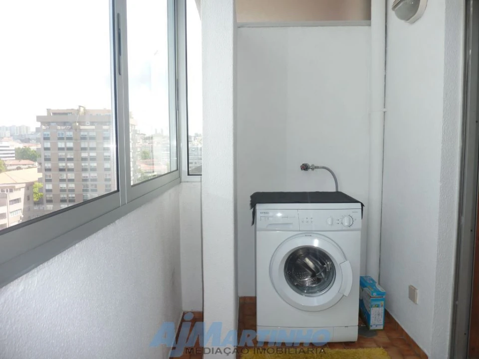 Apartamento T1 para Arrendamento em Lordelo do Ouro e Massarelos Foto 10