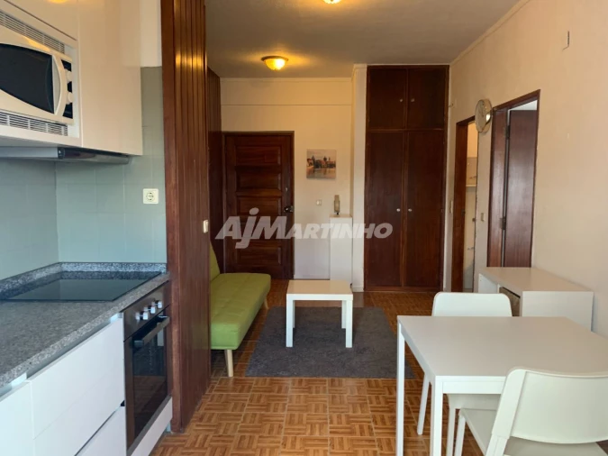 Apartamento T1 para Arrendamento em Lordelo do Ouro e Massarelos Foto 2