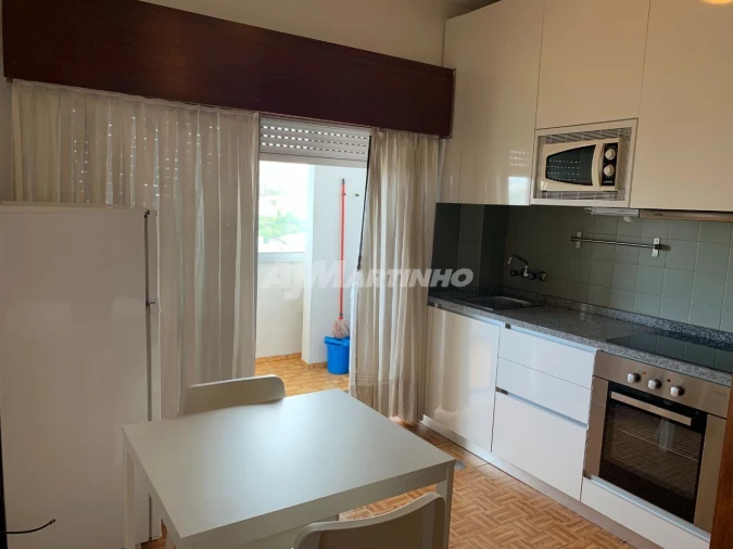 Apartamento T1 para Arrendamento em Lordelo do Ouro e Massarelos Foto 3