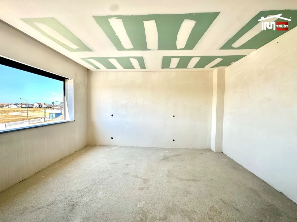 Moradia T3 para Venda em Sarilhos Grandes Foto 18