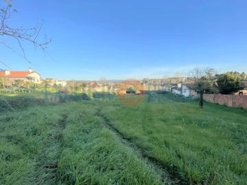 Terreno para Venda em Barrô e Aguada de Baixo