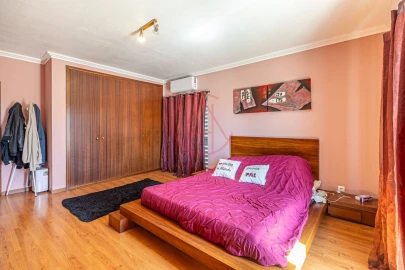 Moradia T5 para Venda em Sesimbra (Castelo)