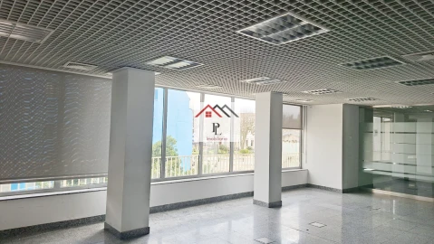 Loja para Venda em Miranda do Corvo