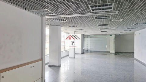 Loja para Venda em Miranda do Corvo