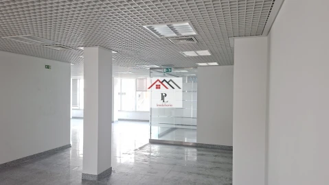 Loja para Venda em Miranda do Corvo