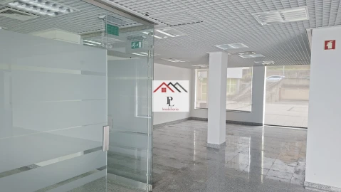 Loja para Venda em Miranda do Corvo