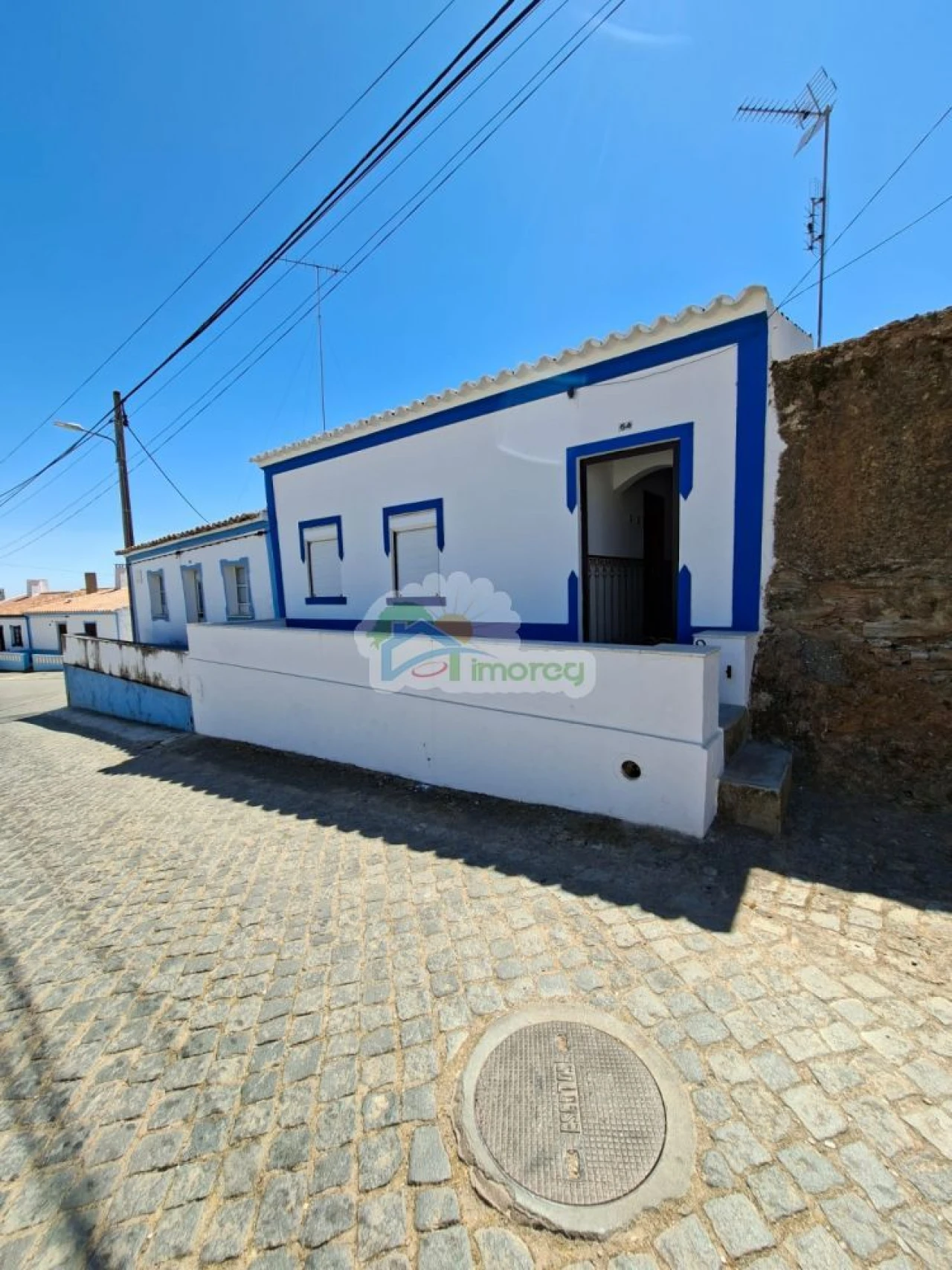 Moradia T2 para Venda em Corval Foto 1