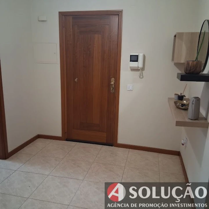 Apartamento T3 para Venda em Vermoim Foto 3