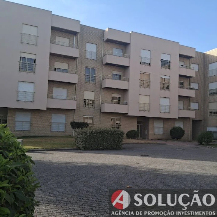 Apartamento T3 para Venda em Vermoim Foto 1