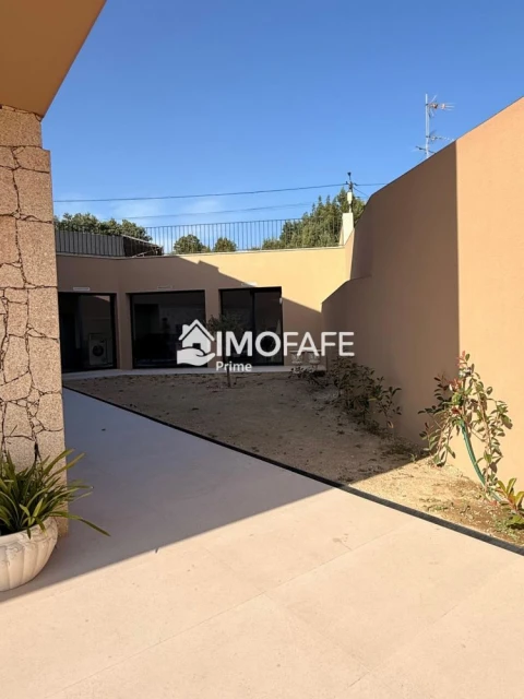 Moradia T3 para Venda em Fermentões