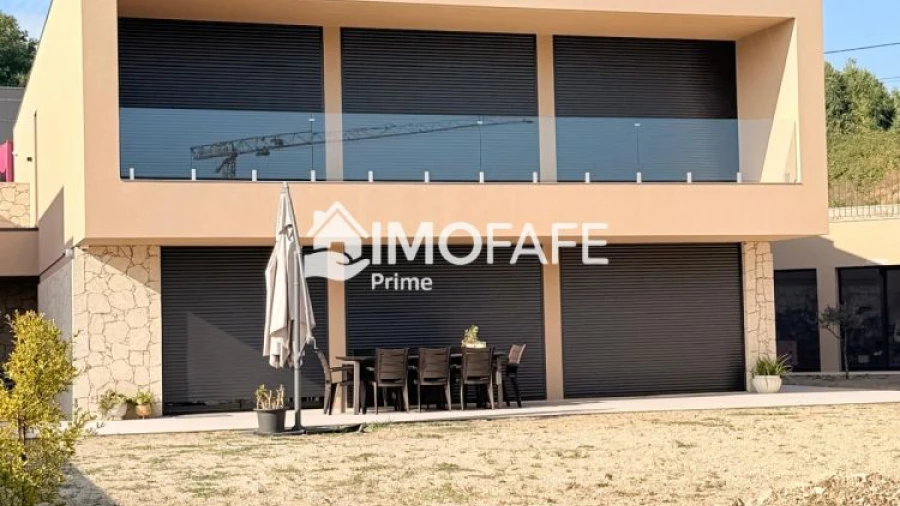 Moradia T3 para Venda em Fermentões