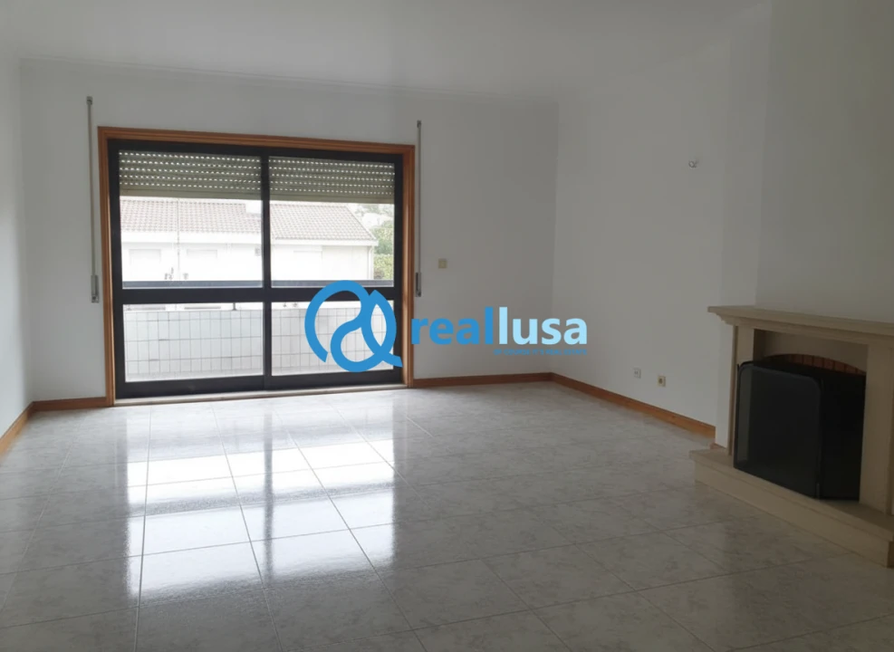 Apartamento T3 para Venda em Canelas Foto 1