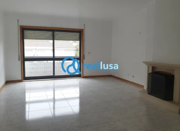 Apartamento T3 para Venda em Canelas