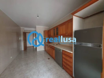 Apartamento T3 para Venda em Canelas