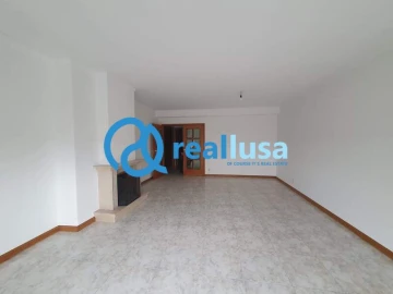 Apartamento T3 para Venda em Canelas