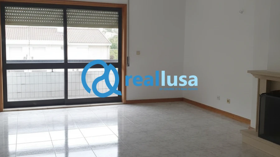 Apartamento T3 para Venda em Canelas