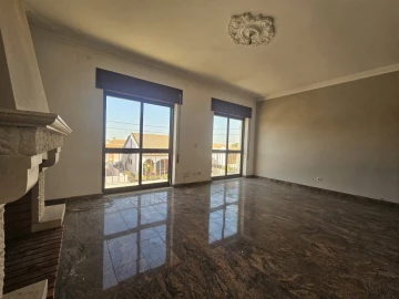 Apartamento T4 para Venda em Gaio-Rosário e Sarilhos Pequenos
