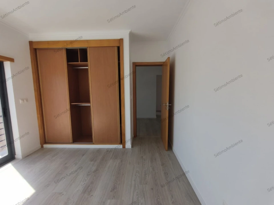 Moradia T5 para Venda em Laranjeiro e Feijó Foto 30