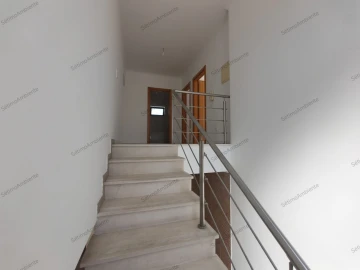 Moradia T5 para Venda em Laranjeiro e Feijó