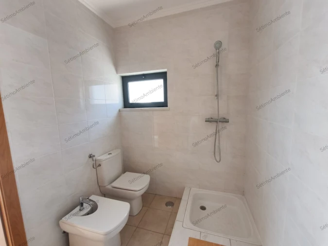 Moradia T5 para Venda em Laranjeiro e Feijó Foto 13