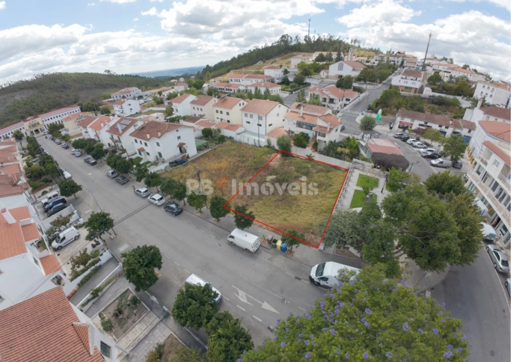 Terreno para Venda em Vila de Rei Foto 1