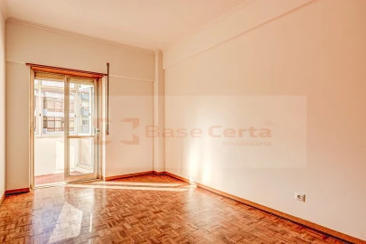 Apartamento T2 para Venda em Póvoa de Santa Iria e Forte da Casa