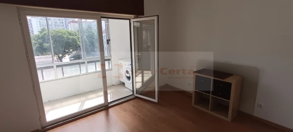 Apartamento T1 para Venda em Águas Livres