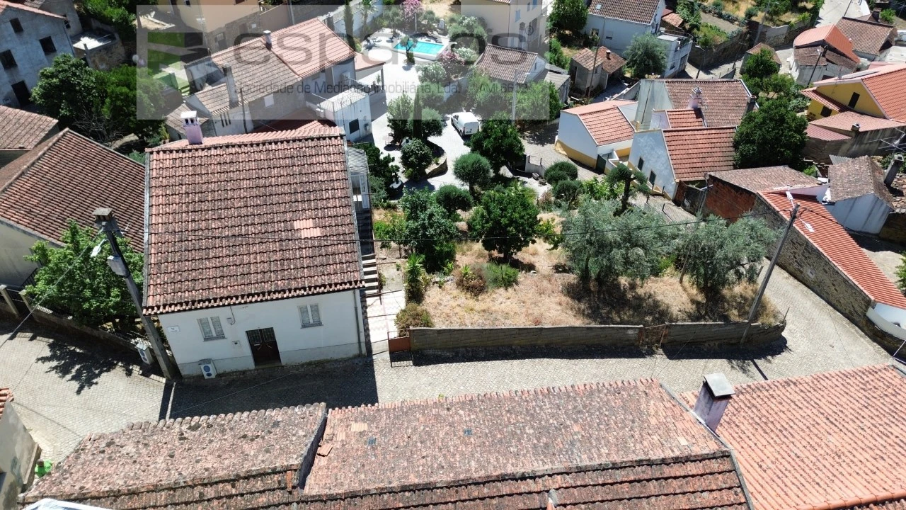 Moradia T3 para Venda em São Vicente da Beira Foto 2
