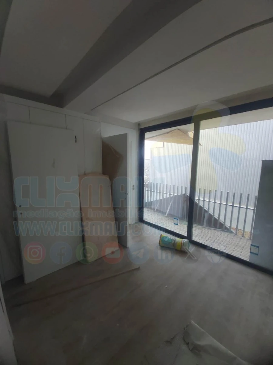 Apartamento T1 para Venda em Braga (Maximinos, Sé e Cividade) Foto 8