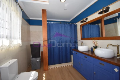 Moradia T4 para Venda em Meia Via