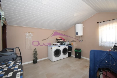 Moradia T4 para Venda em Meia Via