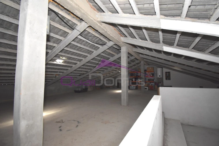 Moradia T4 para Venda em Meia Via Foto 33