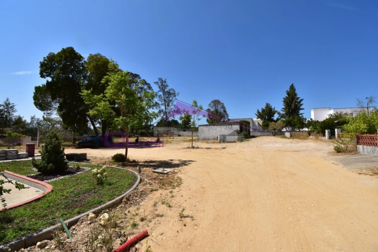 Moradia T4 para Venda em Meia Via Foto 38