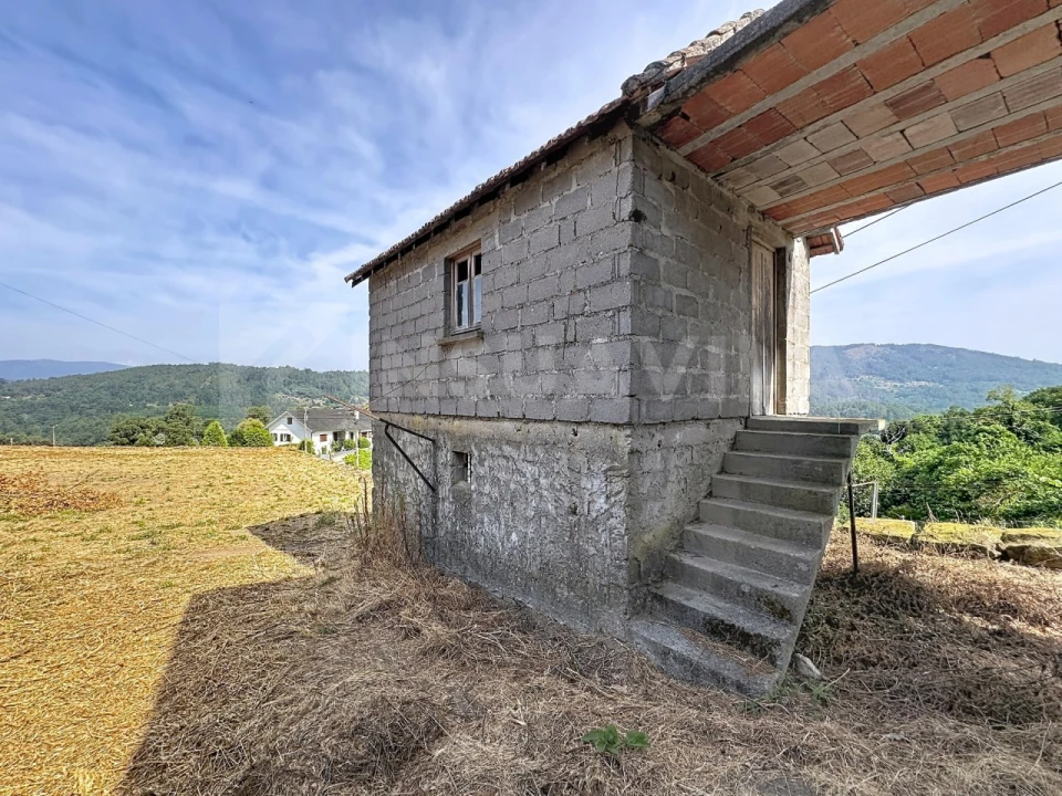 Terreno para Venda em Chaviães e Paços Foto 9