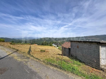 Terreno para Venda em Chaviães e Paços