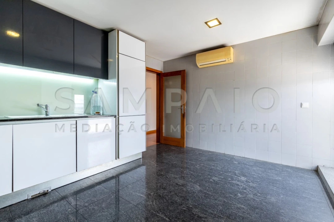 Apartamento T4 para Venda em Ermesinde Foto 11