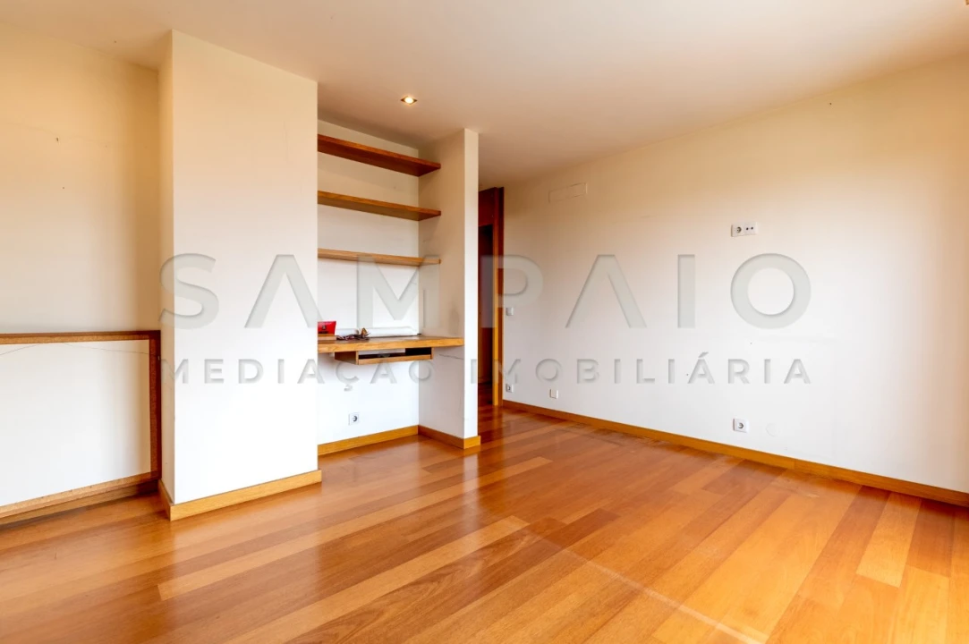 Apartamento T4 para Venda em Ermesinde Foto 46
