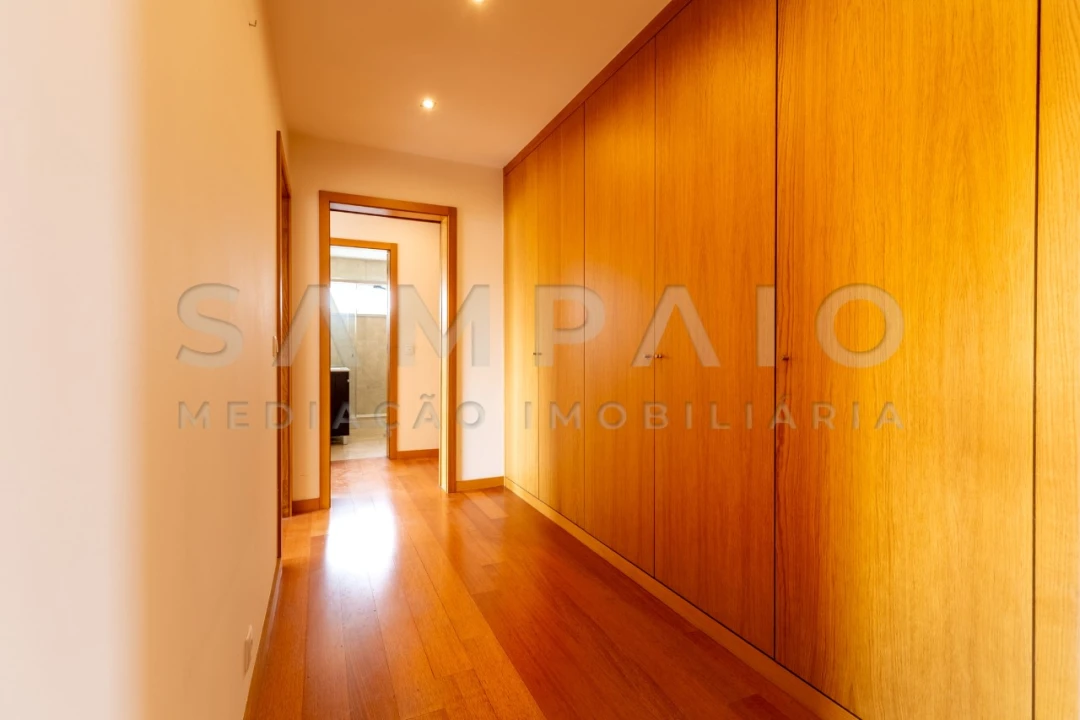 Apartamento T4 para Venda em Ermesinde Foto 53