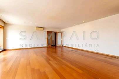 Apartamento T4 para Venda em Ermesinde