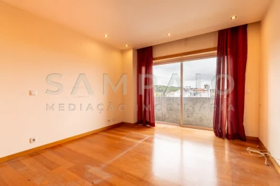 Apartamento T4 para Venda em Ermesinde